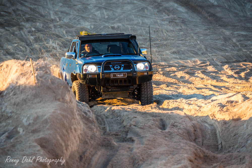 Nissan navara d22 top speed #8