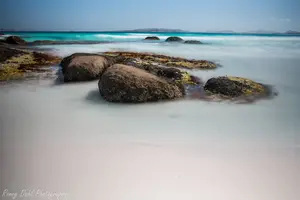 The track to Dunn Rocks from Rossiter Bay starts just 6 km East from Lucky Bay, another great 4WD beach which stretches over 8 km....