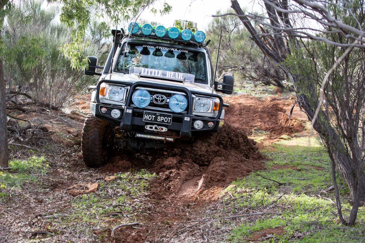 xoff-road-lights-2.jpg.pagespeed.ic.GcE2AURubL.jpg